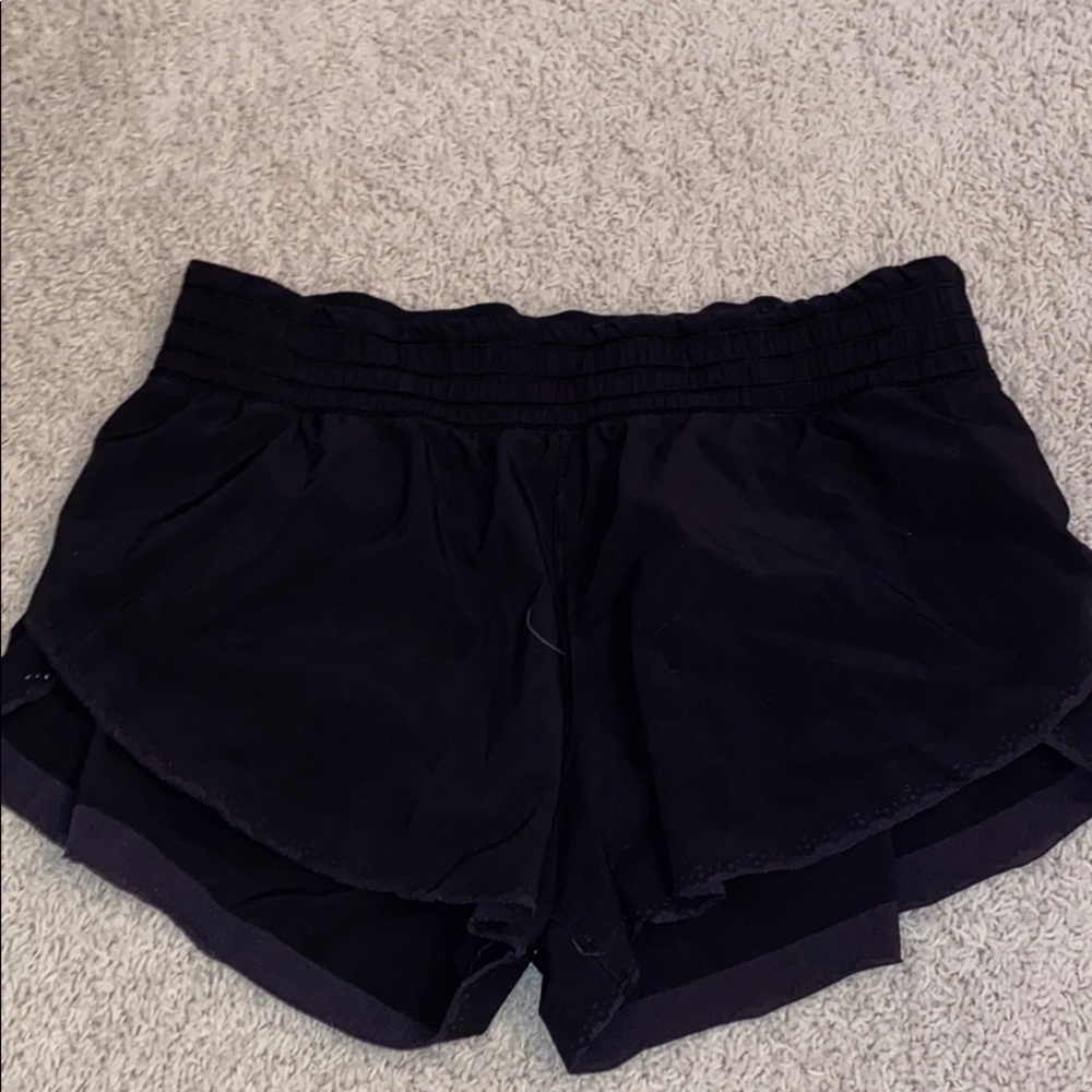Lululemon shorts with spandex inside